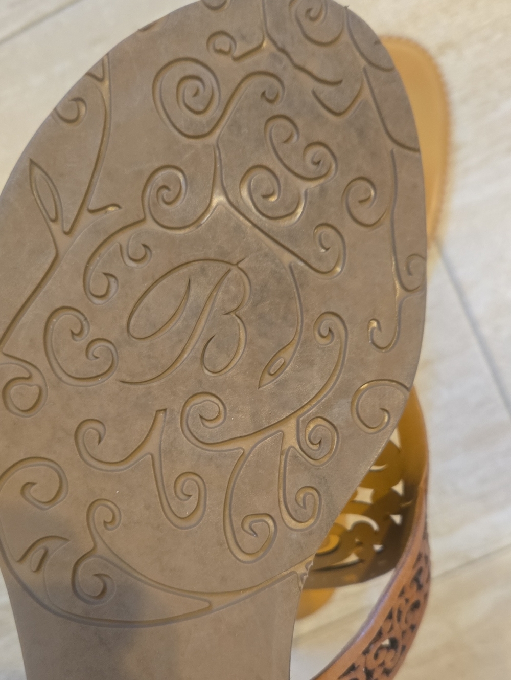 Brighton Brown Detailed Accent Sandals - Picture 10 of 12